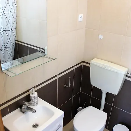Appartement Pool And Garden